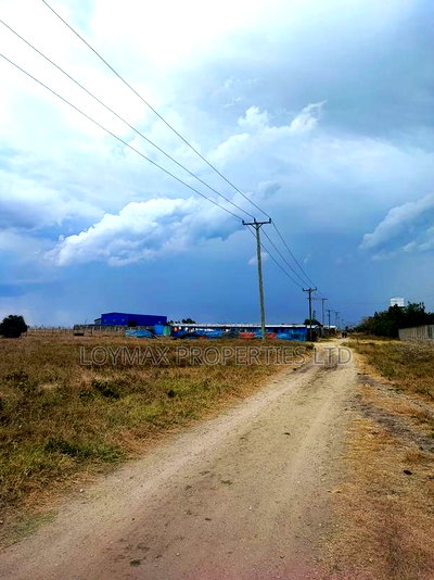 50/100 Second Row From Tarmac in Kitengela Before Kisaju . - Image 3