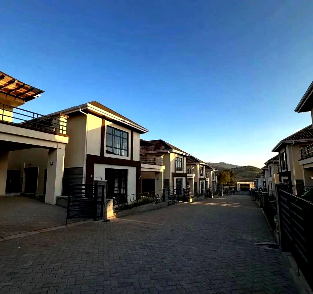 4BR All-Ensuite Townhouse with Ngong Hills Views - Kibiku