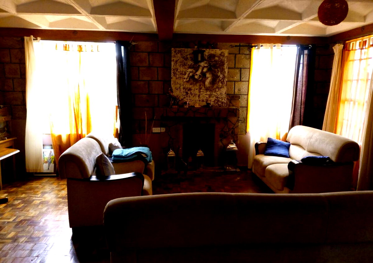 4BR Rustic Townhouse with Fruit Garden & Fireplaces - Makeresha