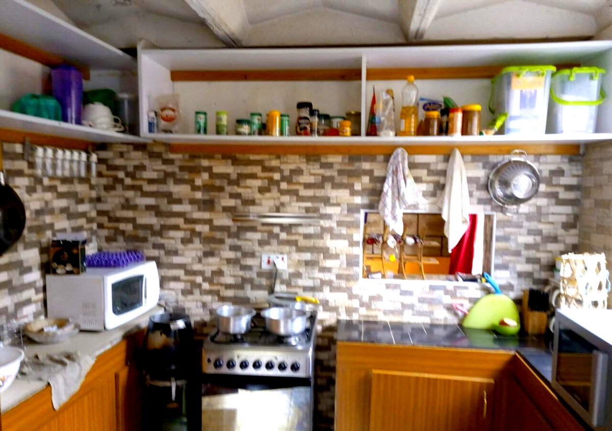 4BR Rustic Townhouse with Fruit Garden & Fireplaces - Makeresha