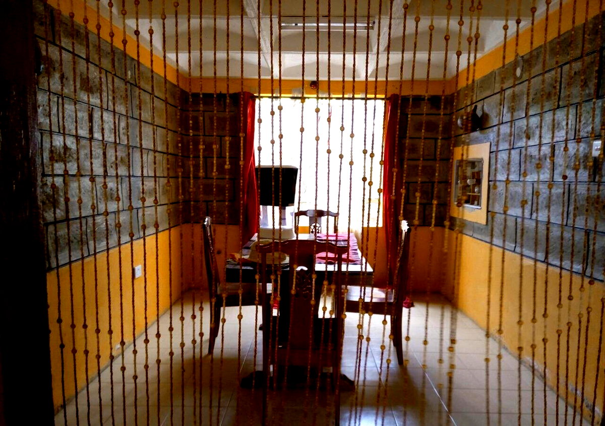 4BR Rustic Townhouse with Fruit Garden & Fireplaces - Makeresha