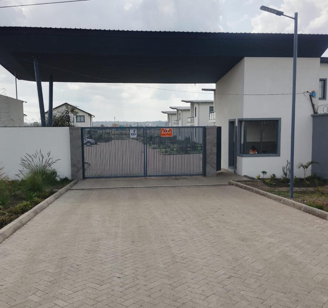 4BR All-Ensuite Villa with Pool & DSQ - Maasai Road, Rongai
