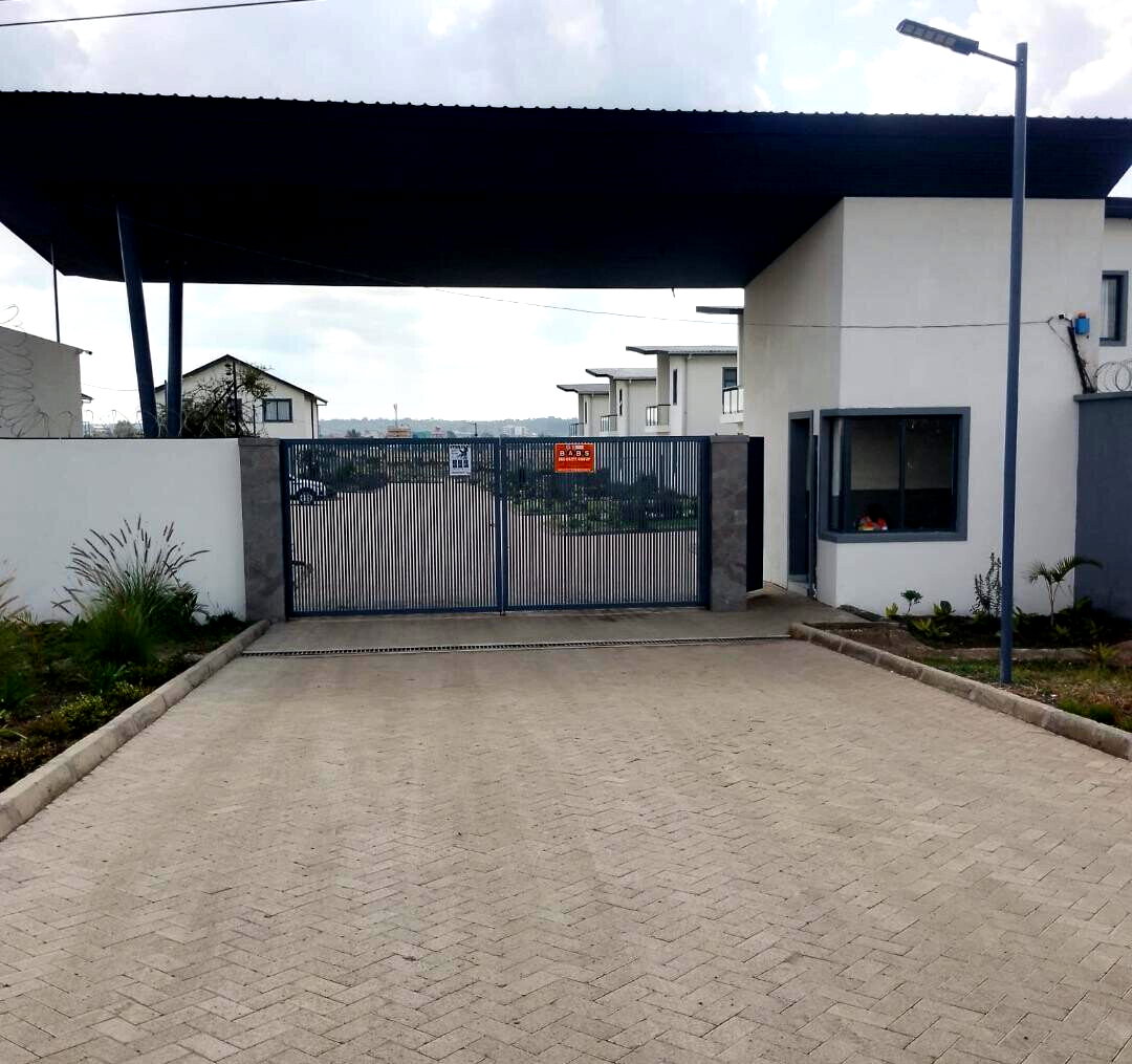 4BR All-Ensuite Villa with Pool & DSQ - Maasai Road, Rongai