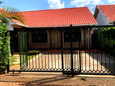 3bdrm Bungalow in Kenyatta Road / Theta for rent - Image 2