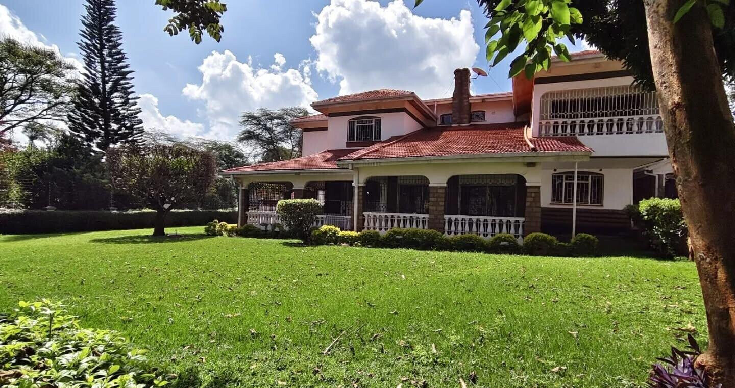 Half-Acre Standalone Mansion with Guest House – Rosslyn