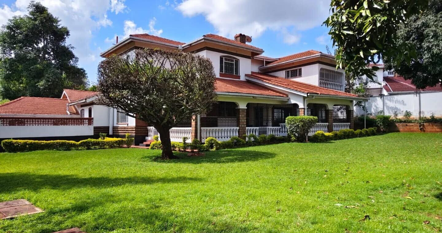Half-Acre Standalone Mansion with Guest House – Rosslyn