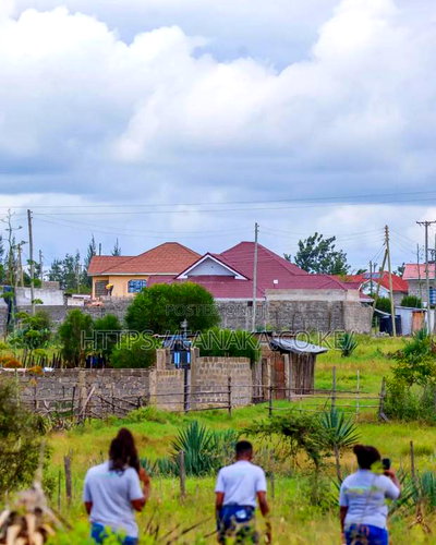 80m Off Katani Rd Tarmac - Image 1