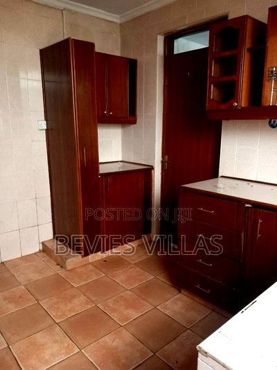 3bdrm Townhouse / Terrace in Kilimani, Hurlingham for rent - Image 11