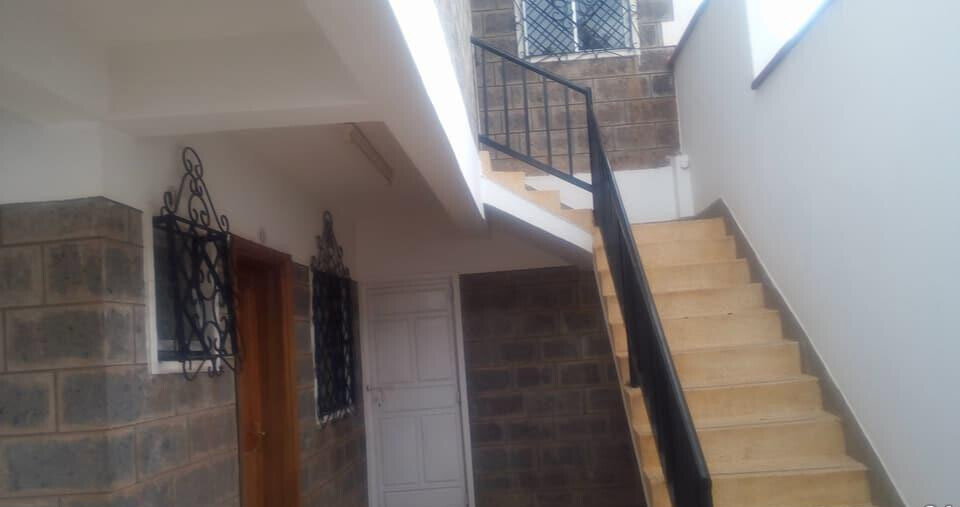 5BR Standalone Townhouse with Jacuzzi & Fireplace - Runda