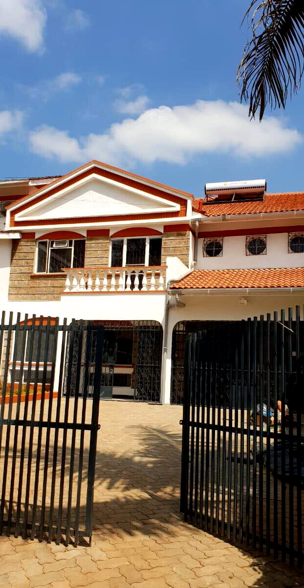 Newly Refurbished 4BR Townhouse with Private Garden - Westlands