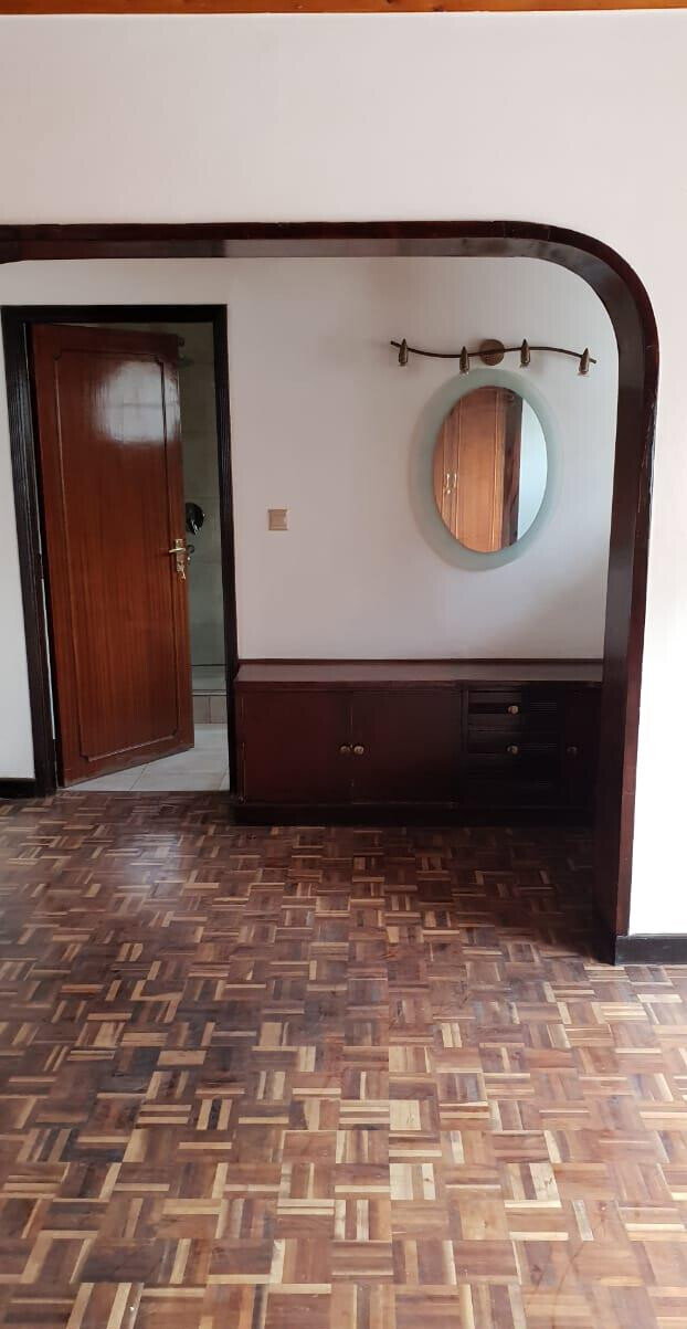 Newly Refurbished 4BR Townhouse with Private Garden - Westlands