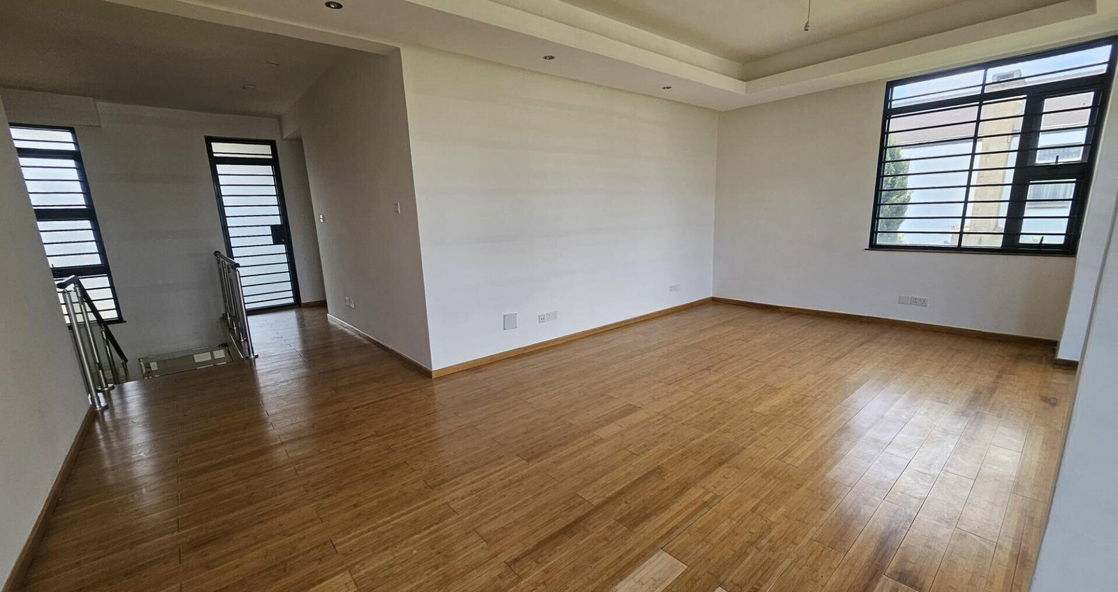 4BR Townhouse with Jacuzzi & Guest Suite - Ridgeways