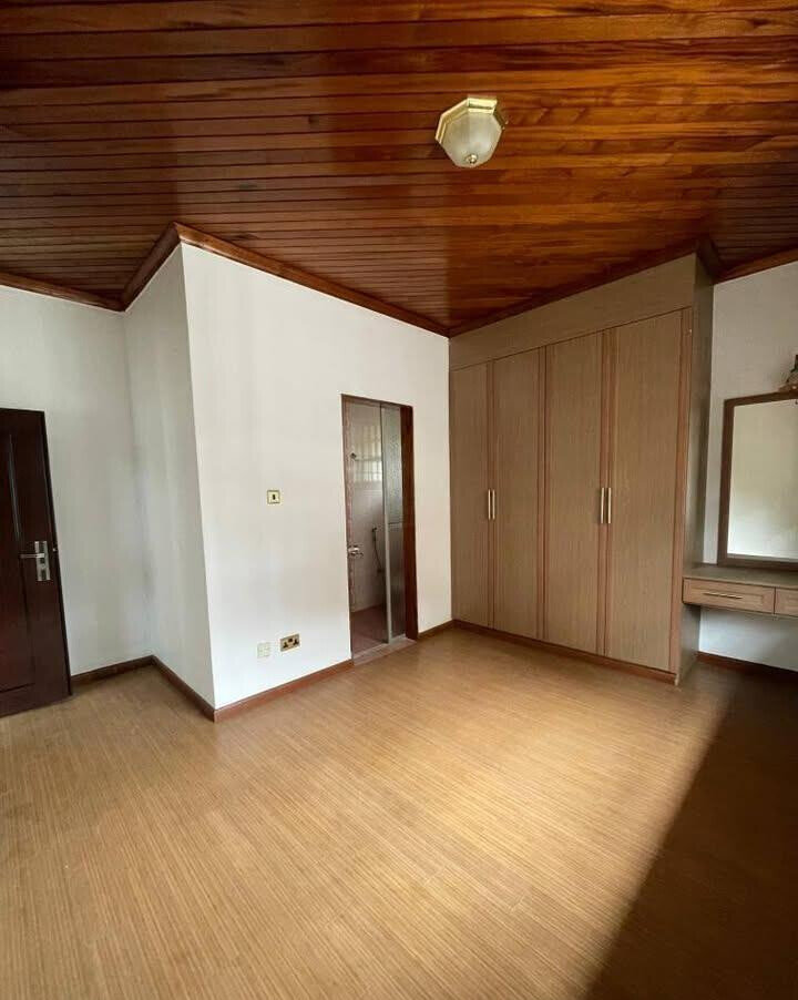0.16 Acre 5BR Haven at KSh 350K