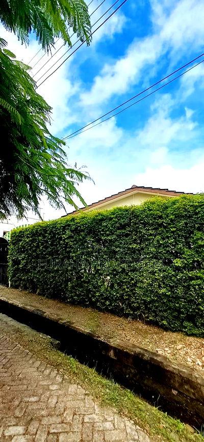 2bdrm Bungalow in Bamburi for sale - Image 3