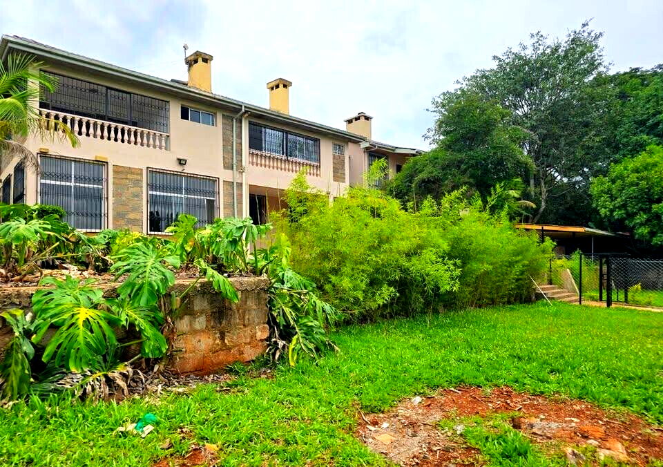 Private 4BR Garden Home with Parking