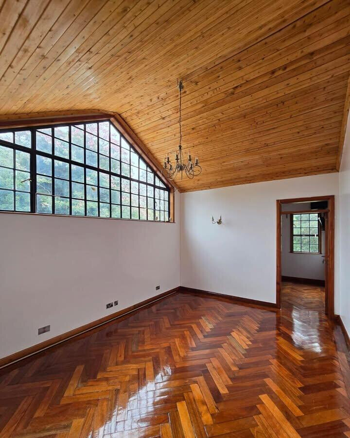 Private 4BR Garden Home with Parking