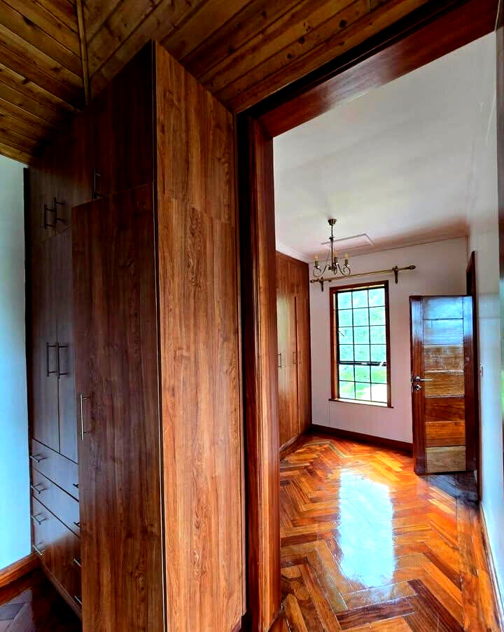 Private 4BR Garden Home with Parking