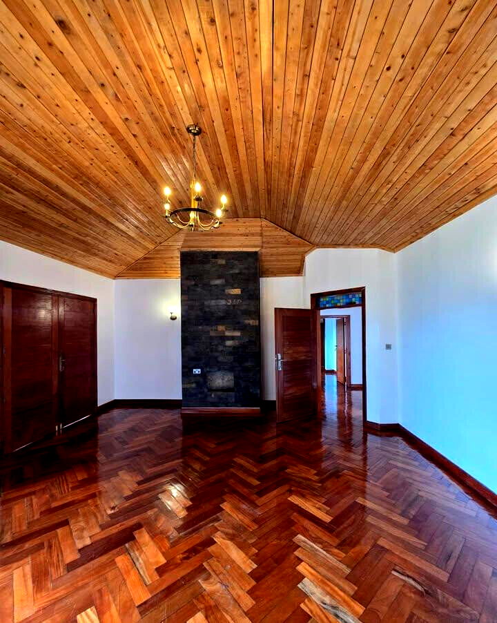 Private 4BR Garden Home with Parking