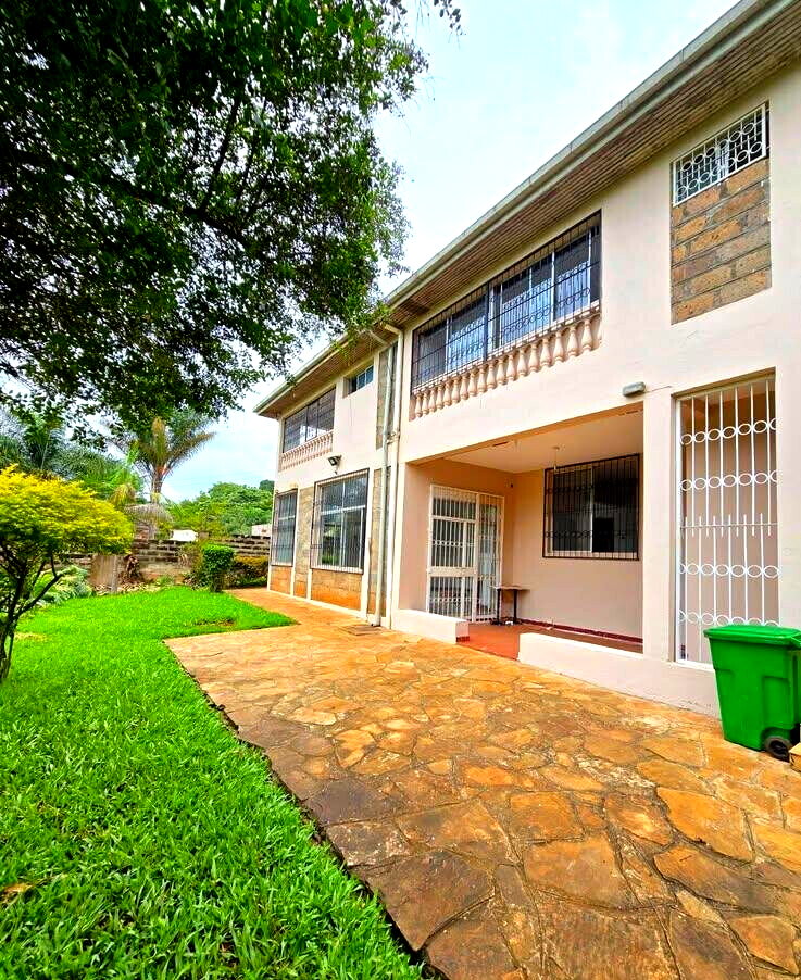 Private 4BR Garden Home with Parking