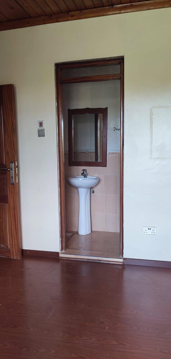 4BR Townhouse with DSQ & Study in Gated Estate - Muthaiga North