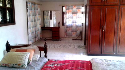 5bdrm House in Kizingo for sale - Image 11