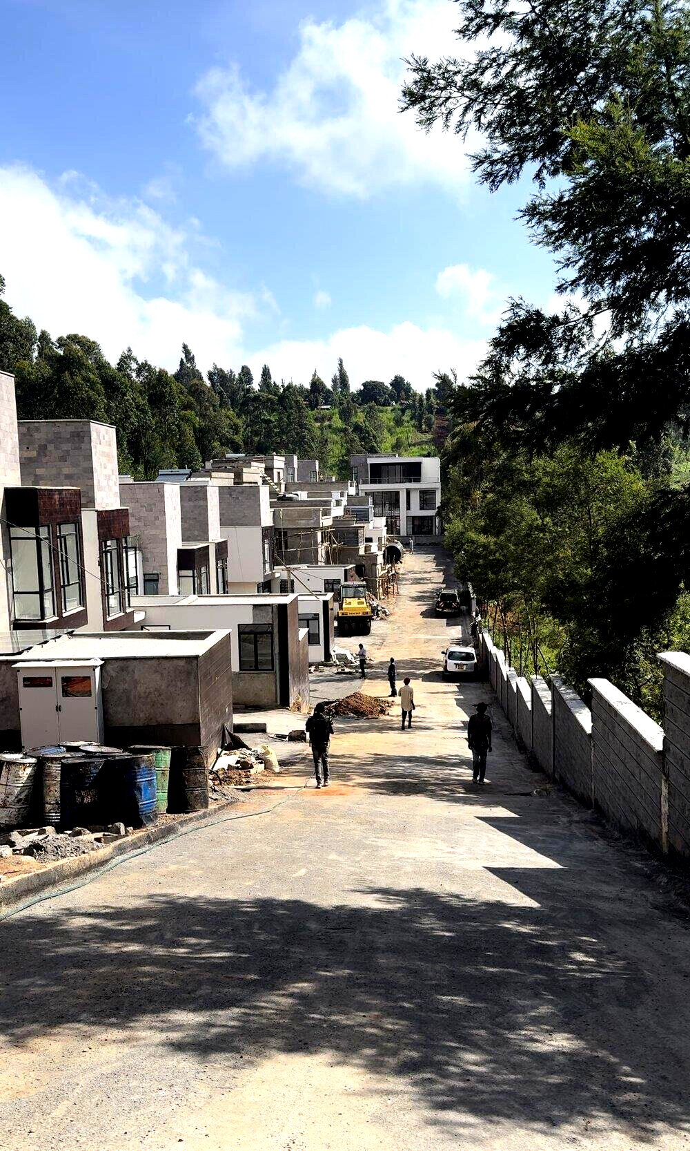 4BR Townhouse with Heated Pool & Riverfront Bar - Kitisuru