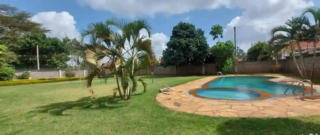 Half-Acre 5BR All-Ensuite Townhouse with DSQ & Pool - Runda