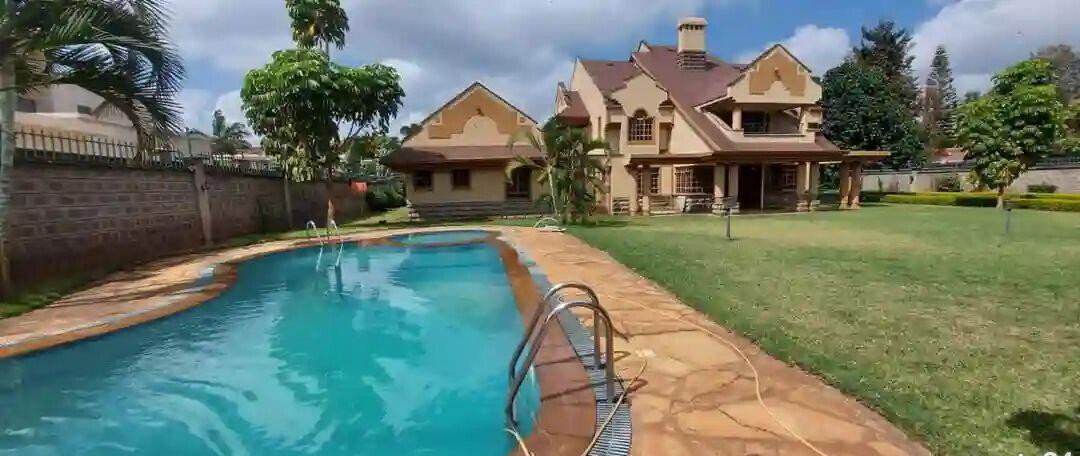 Half-Acre 5BR All-Ensuite Townhouse with DSQ & Pool - Runda
