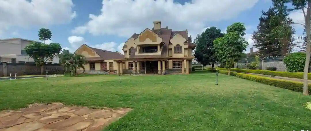 Half-Acre 5BR All-Ensuite Townhouse with DSQ & Pool - Runda