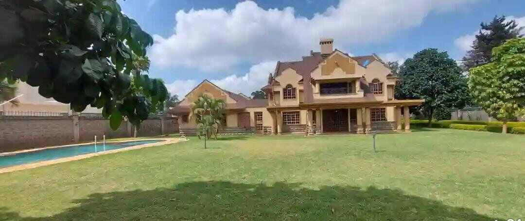 Half-Acre 5BR All-Ensuite Townhouse with DSQ & Pool - Runda