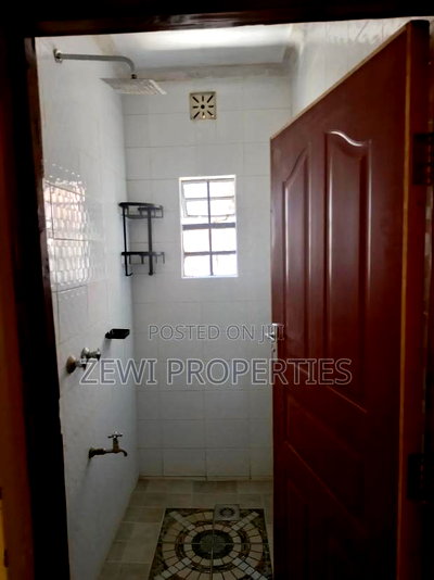 3bdrm Maisonette in Matasia for rent - Image 12