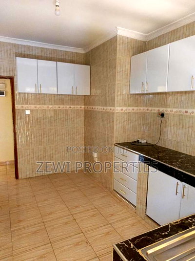 3bdrm Maisonette in Matasia for rent - Image 7