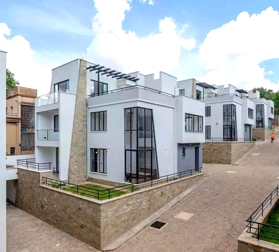 Ultra-Modern 5-Bed Townhouse in Luxury Gated Community - Lavington