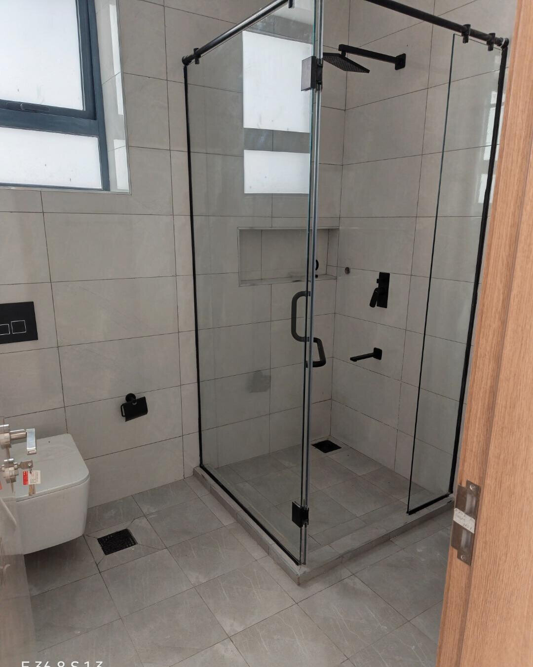 2BR with Fitted Kitchen & Gym Access - Spring Valley