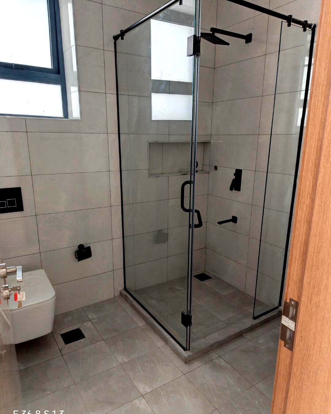 2BR with Fitted Kitchen & Gym Access - Spring Valley