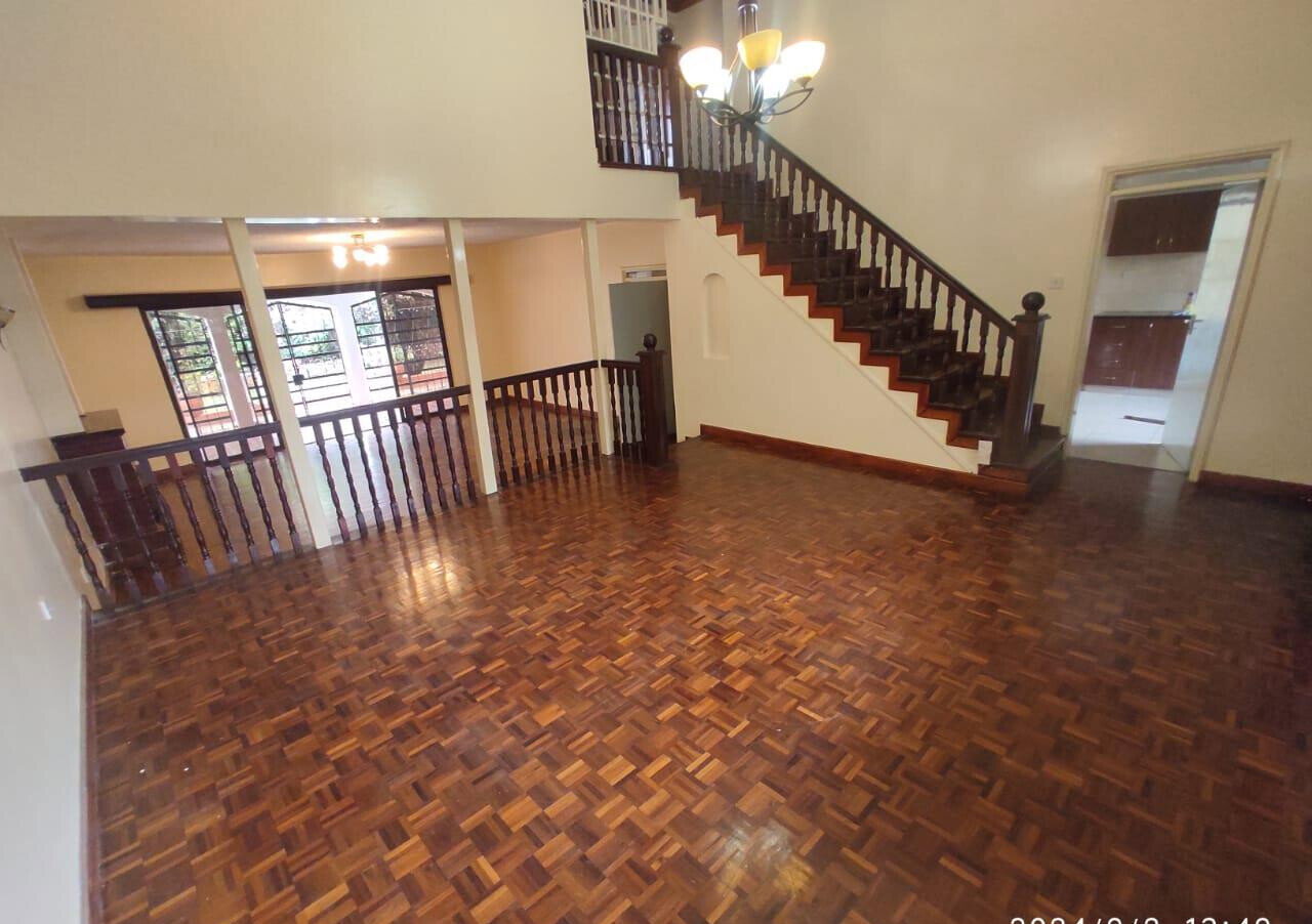 4BR Townhouse with Private Garden & Fireplace in Quiet Kilimani Court