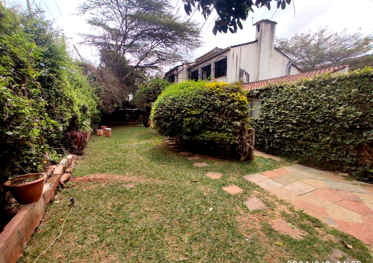 4BR Townhouse with Private Garden & Fireplace in Quiet Kilimani Court