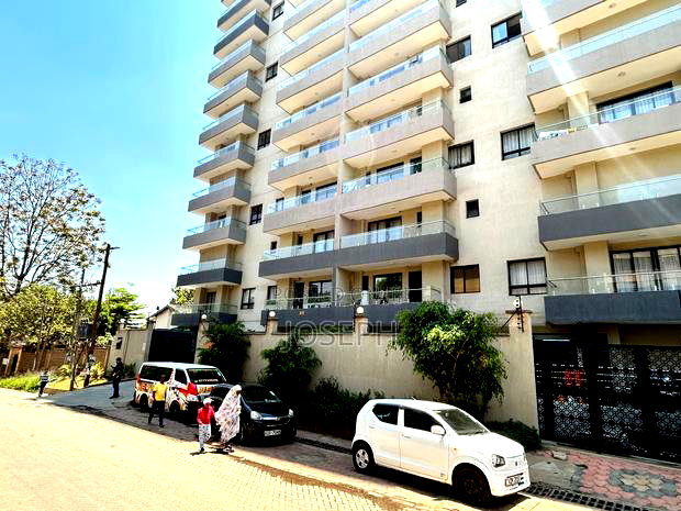 5bdrm Apartment in 3Rd Parklands for sale
