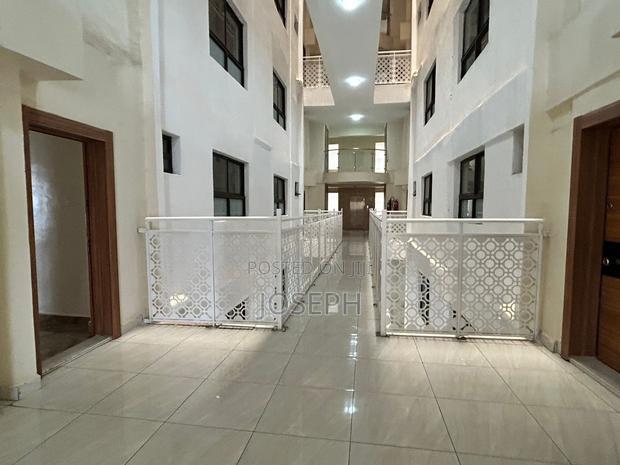 5bdrm Apartment in 3Rd Parklands for sale