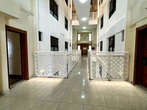 5bdrm Apartment in 3Rd Parklands for sale