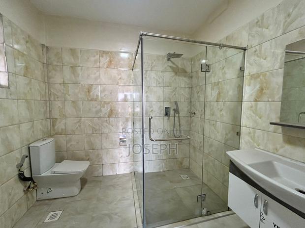 5bdrm Apartment in 3Rd Parklands for sale