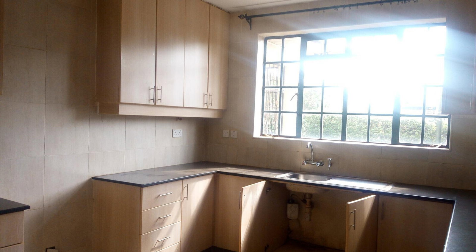 4BR Modern Villa with Private Garden & DSQ - Runda