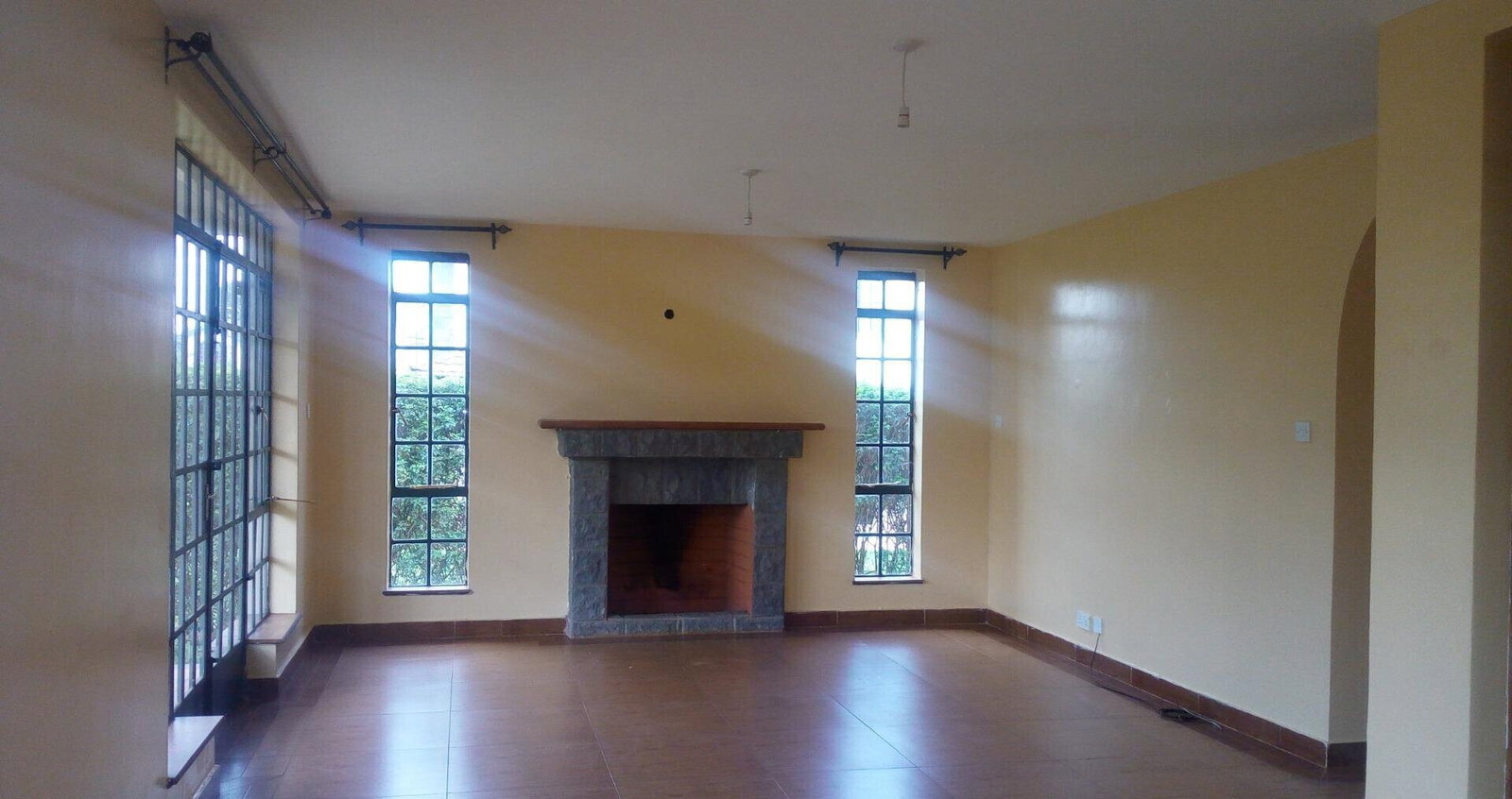 4BR Modern Villa with Private Garden & DSQ - Runda