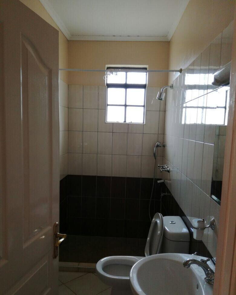 4BR All En-Suite Townhouse with Private Garden - Mlolongo