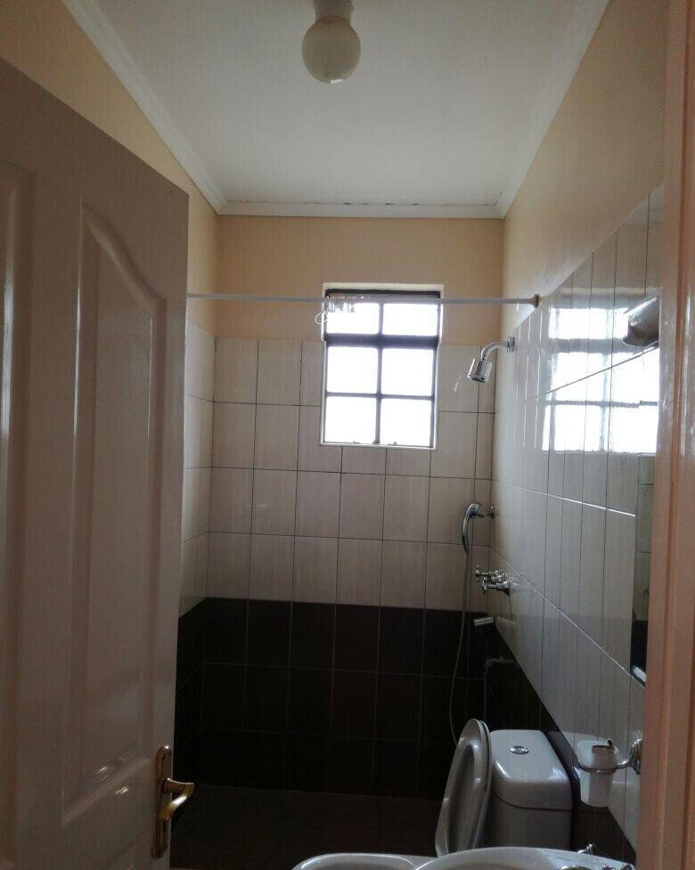 4BR All En-Suite Townhouse with Private Garden - Mlolongo