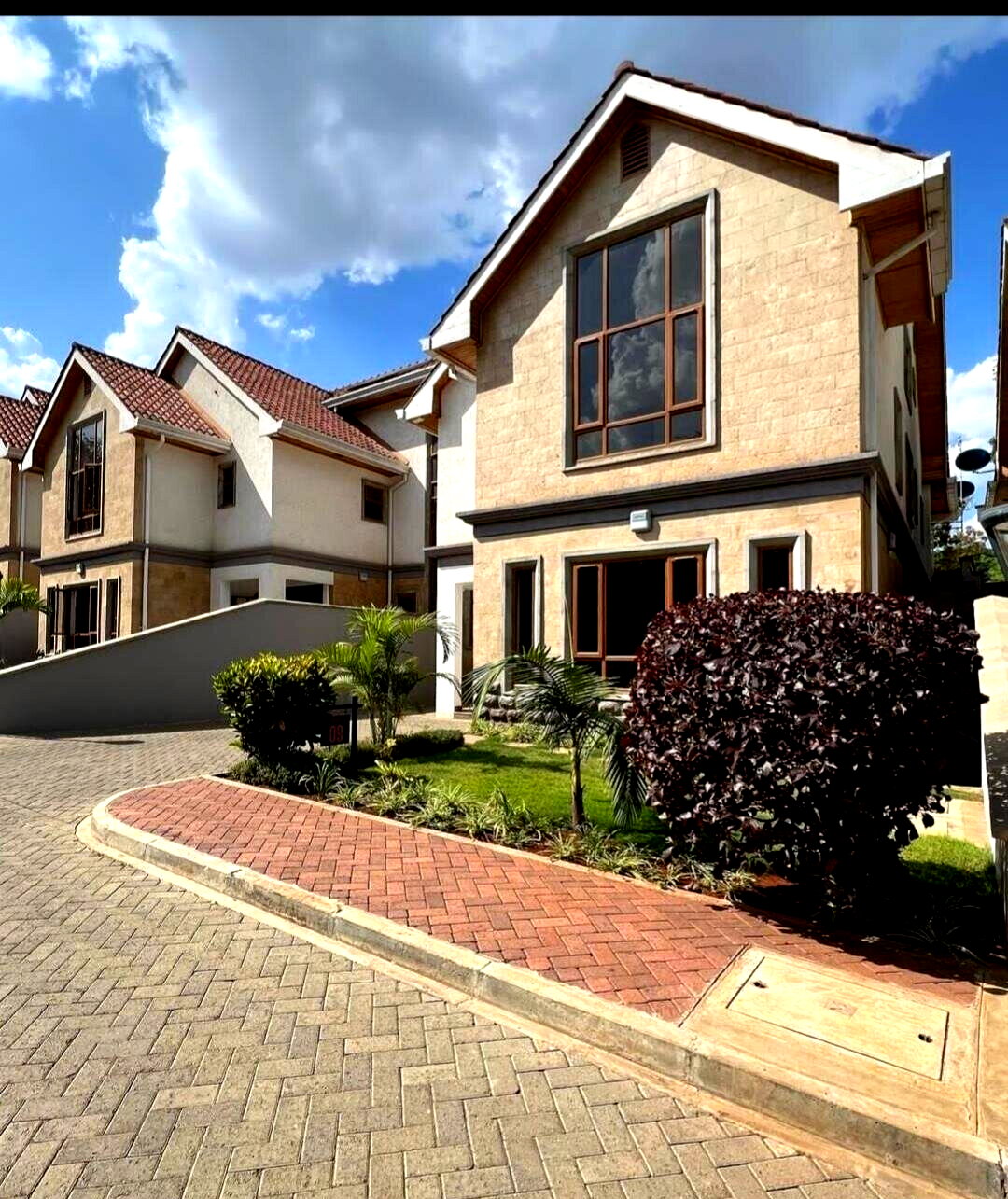 Newly Built 5-Bed Townhouse with Wooden Floors - Lavington