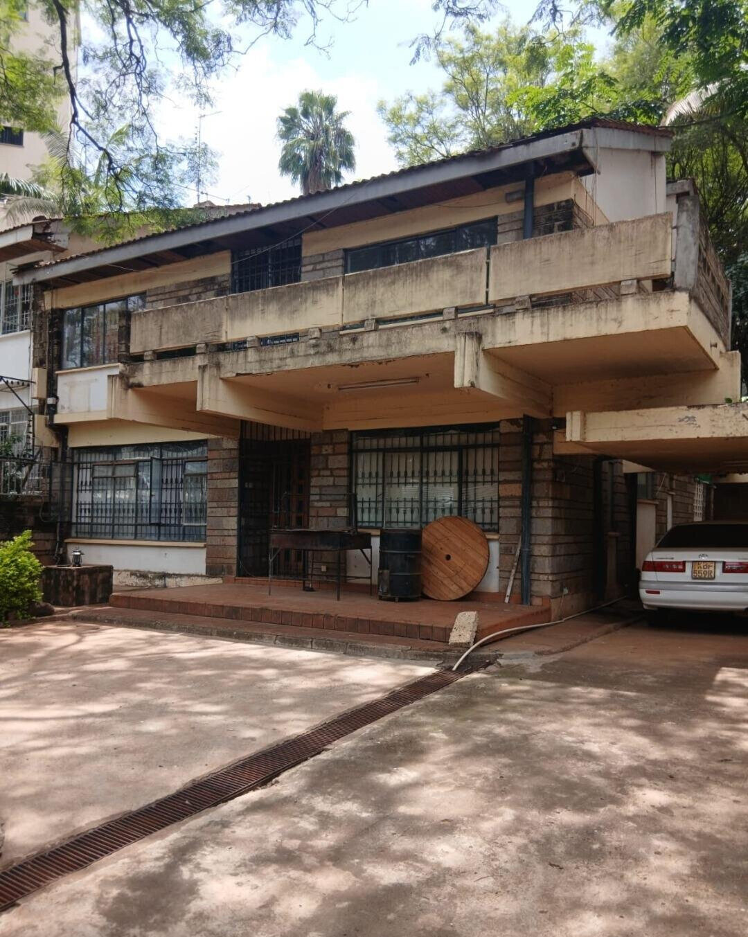 Quarter Acre 4BR Maisonette