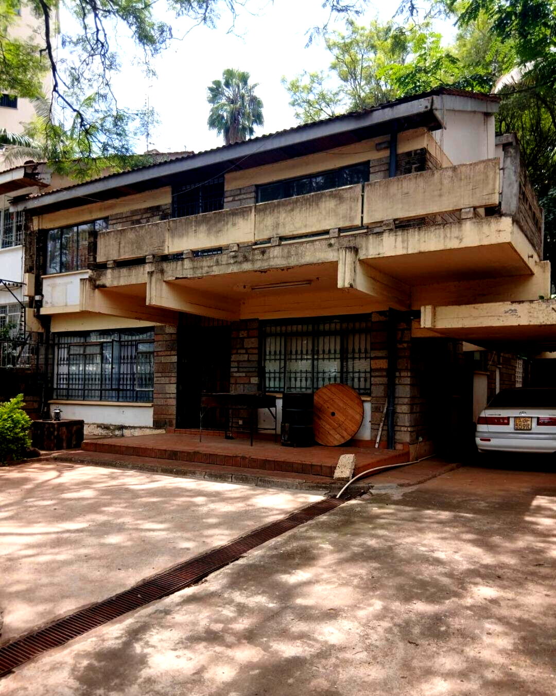 Quarter Acre 4BR Maisonette