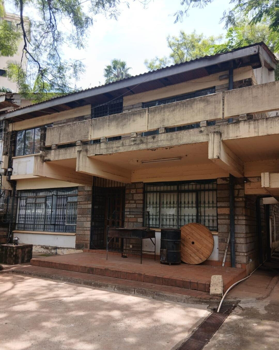 Quarter Acre 4BR Maisonette