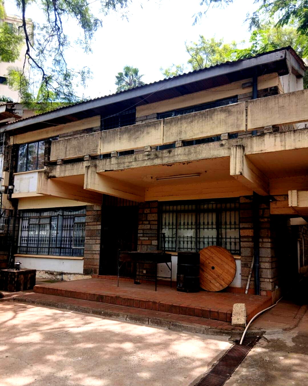 Quarter Acre 4BR Maisonette